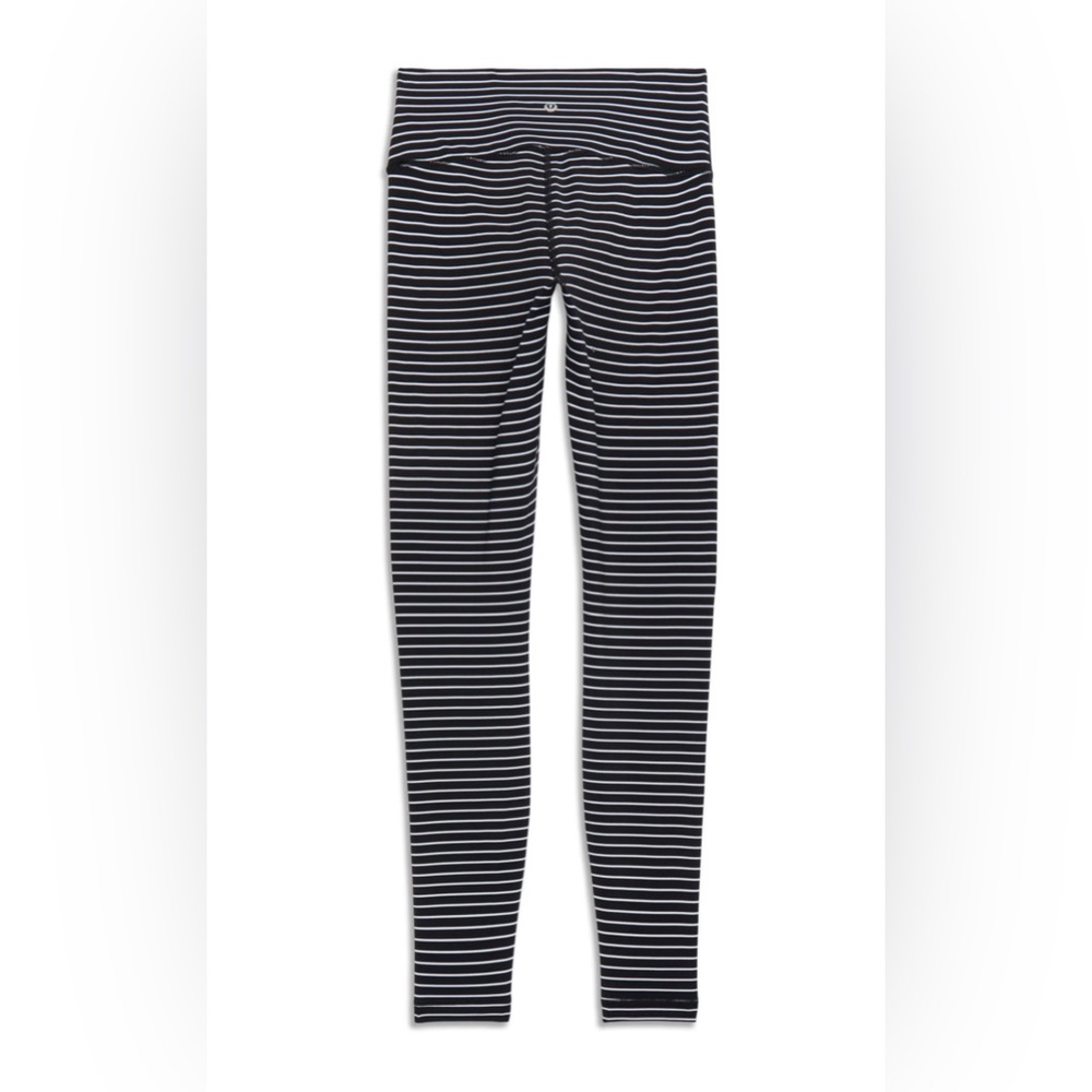 Lululemon black and white striped wunder under size 6